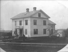 Black and white image of first president of Tufts Hosea Ballou's house.